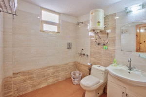 Washroom Hotels In Manali